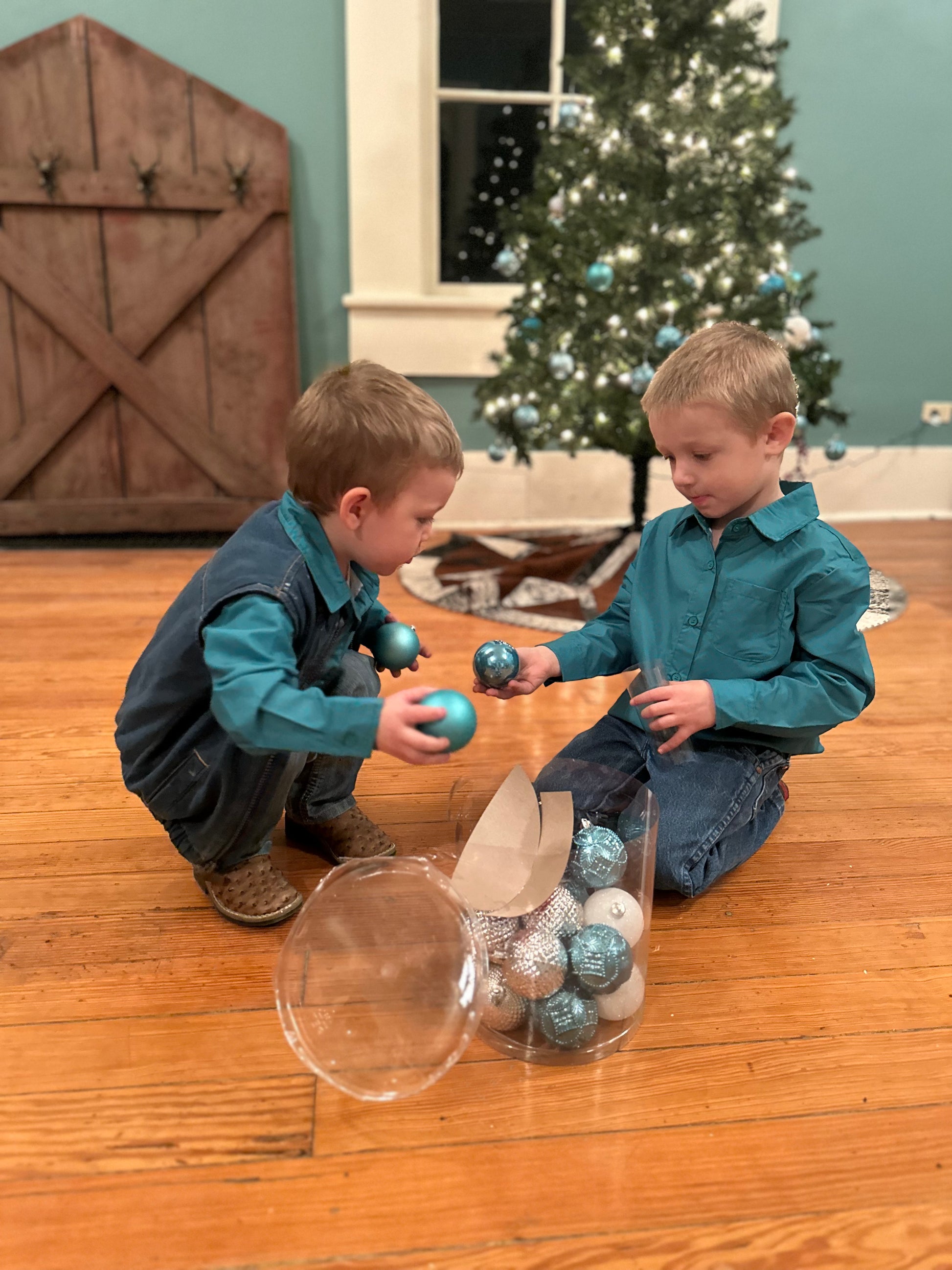 The Kingman Turquoise Long Sleeve Button Up – Rocking L Boutique