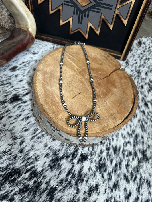 The Navajo Pearl Bow Necklace with White