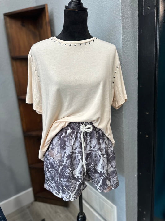 The Camo Tie Elastic High Waist Shorts